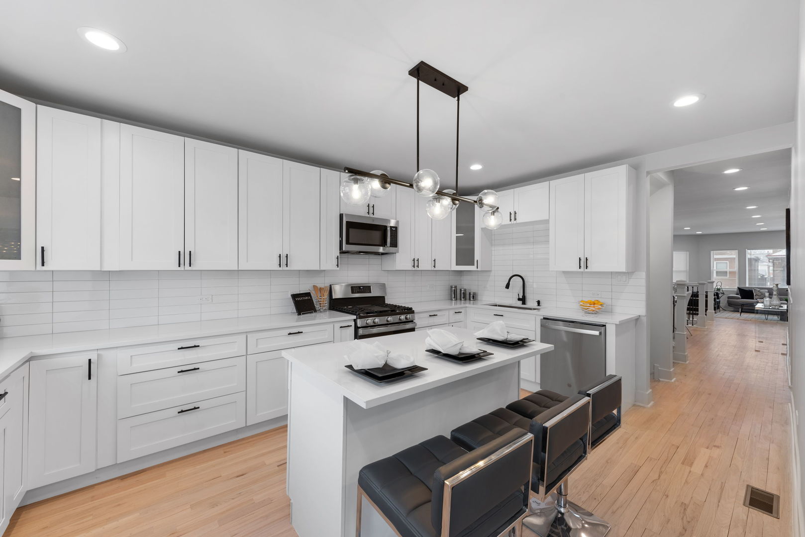 9319 South Racine Avenue Chicago, IL 60620 - Photo 12 of 29 Gallery Image 12