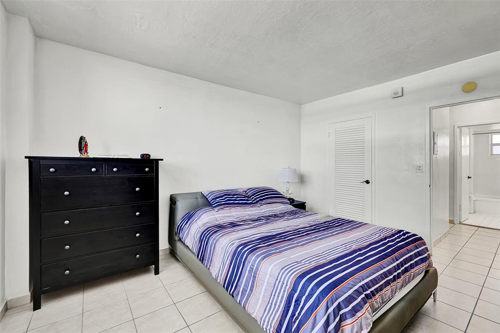 1300 Lincoln Road, Unit D804 Miami Beach, FL 33139 - Photo 16 of 30