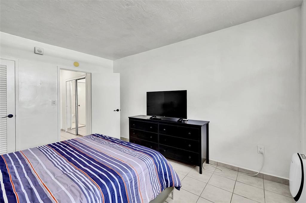 1300 Lincoln Road, Unit D804 Miami Beach, FL 33139 - Photo 17 of 30