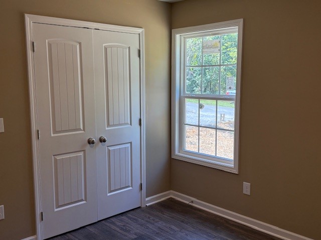403 South High Street Tullahoma, TN 37388 - Photo 11 of 17 a view of empty room with wooden floor and fan