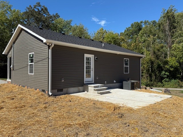 403 South High Street Tullahoma, TN 37388 - Photo 13 of 17 a house with trees in the background