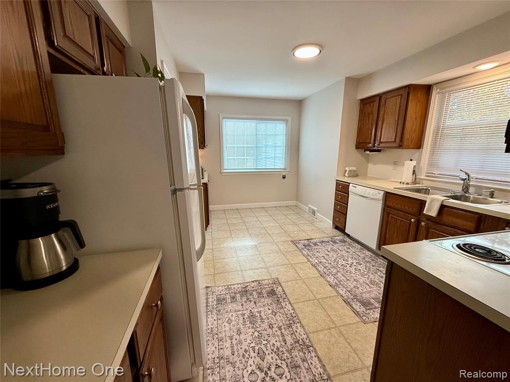 734-736 Briarcliff Road Jackson, MI 49203 - Photo 8 of 30
