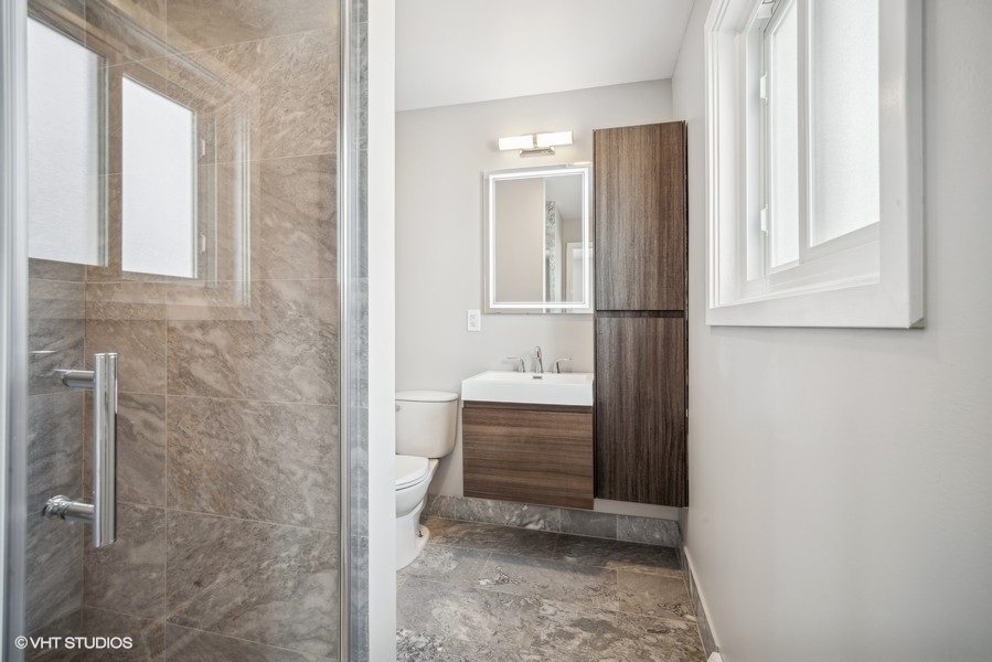 528 Glendale Road Glenview, IL 60025 - Photo 8 of 14