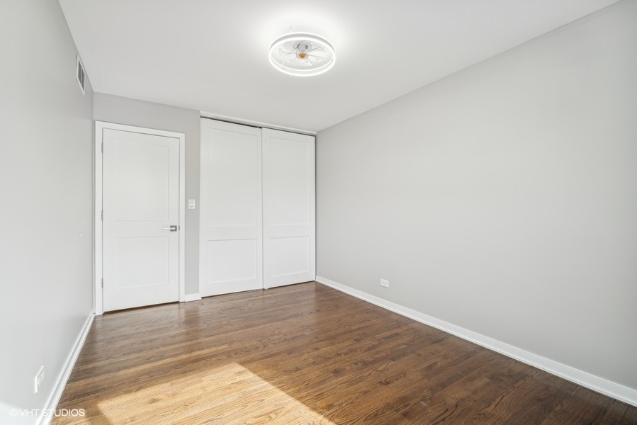 528 Glendale Road Glenview, IL 60025 - Photo 10 of 14