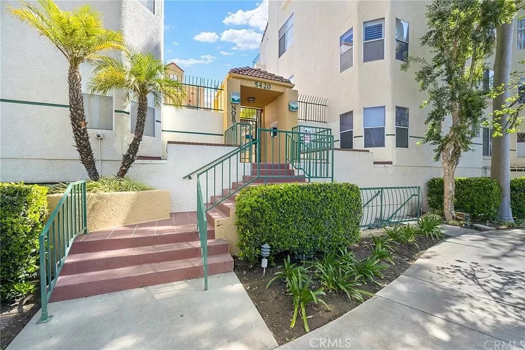 5420 Sylmar Ave Unit 201