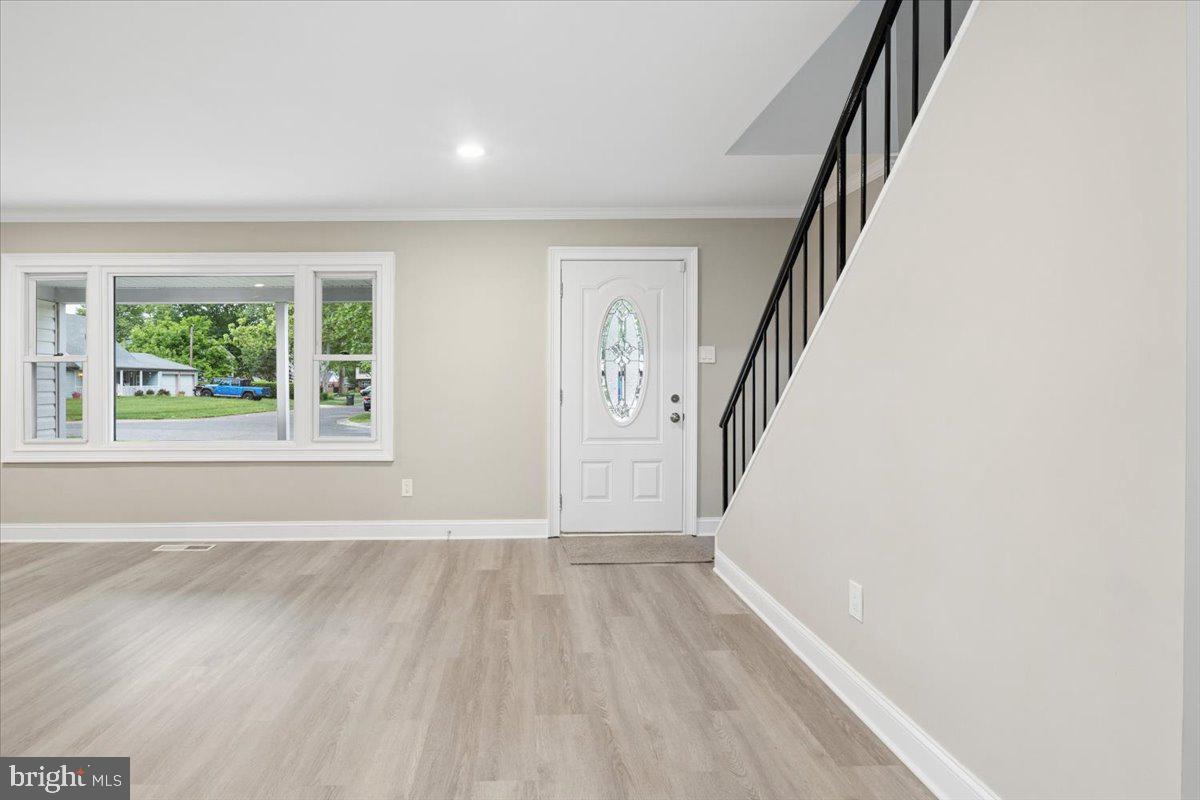 38 Gramercy Lane Willingboro, NJ 08046 - Photo 7 of 23 Bright and inviting entryway space.