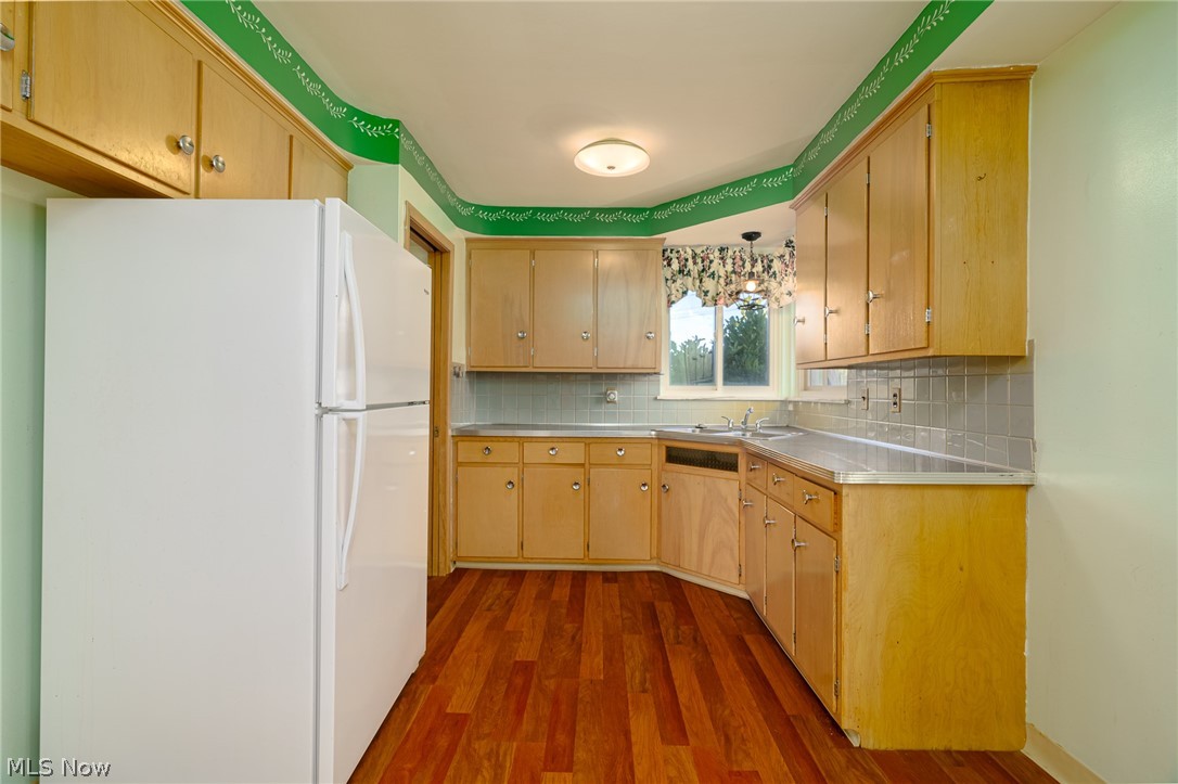 6572 South Canterbury Road Cleveland, OH 44129 - Photo 13 of 36