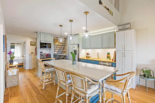 $1,350,000 | 50 Puu Anoano Street, Unit 1704, Lahaina, HI 96761