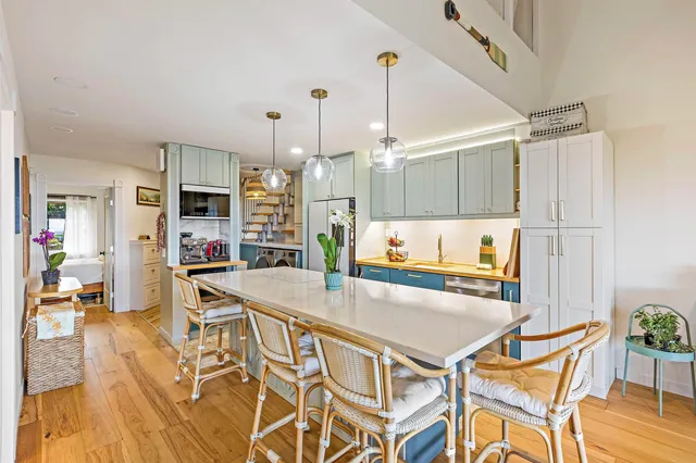 $1,350,000 | 50 Puu Anoano Street, Unit 1704, Lahaina, HI 96761