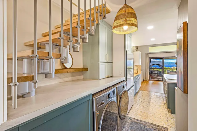 $1,350,000 | 50 Puu Anoano Street, Unit 1704, Lahaina, HI 96761