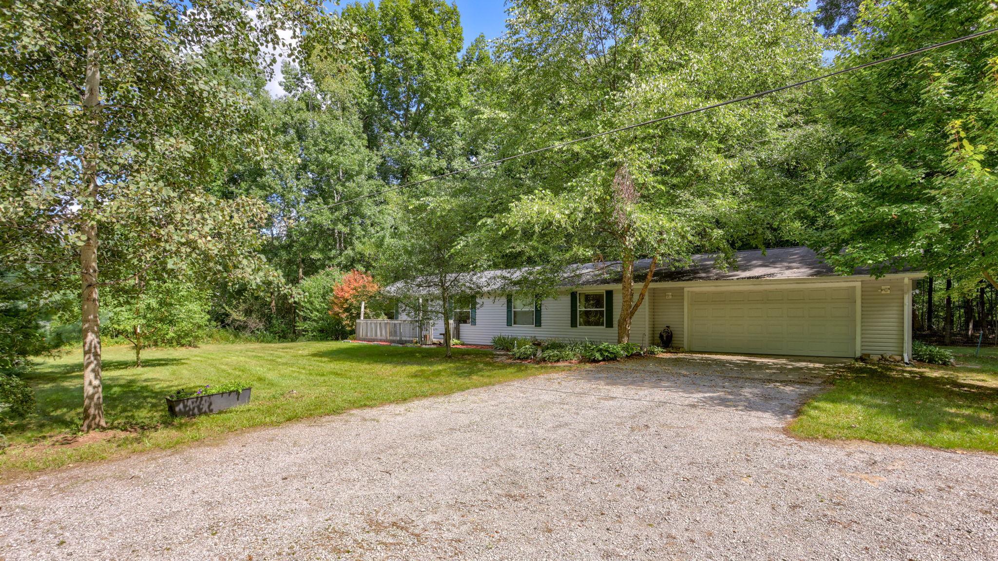 7885 Rookway Road Birch Run, MI 48415 - Photo 3 of 43