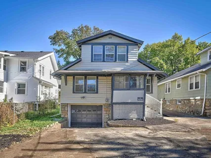 $190,000 | 5528 Woodland Avenue, Kansas City, MO 64110