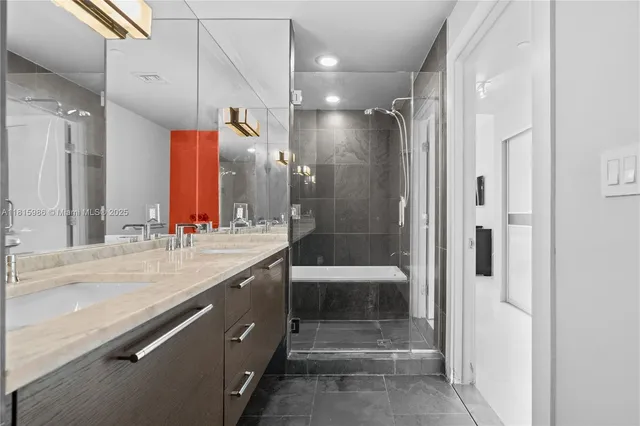 $5,000 | 900 Biscayne Boulevard, Unit 2408, Miami, FL 33132