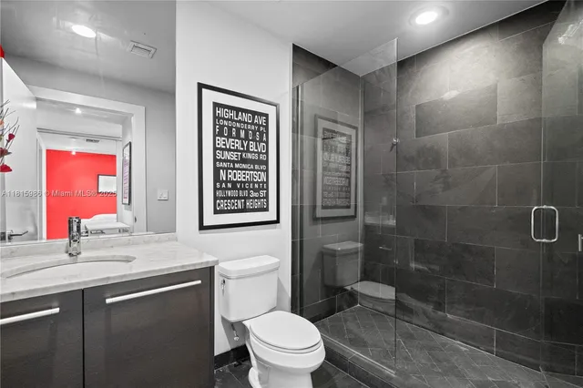 $5,000 | 900 Biscayne Boulevard, Unit 2408, Miami, FL 33132