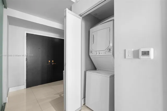 $5,000 | 900 Biscayne Boulevard, Unit 2408, Miami, FL 33132