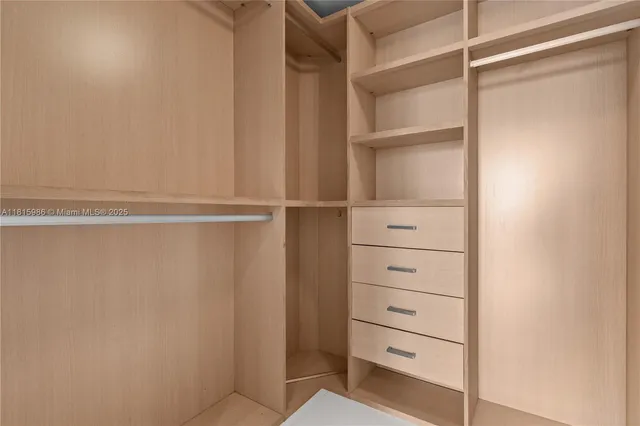 $5,000 | 900 Biscayne Boulevard, Unit 2408, Miami, FL 33132