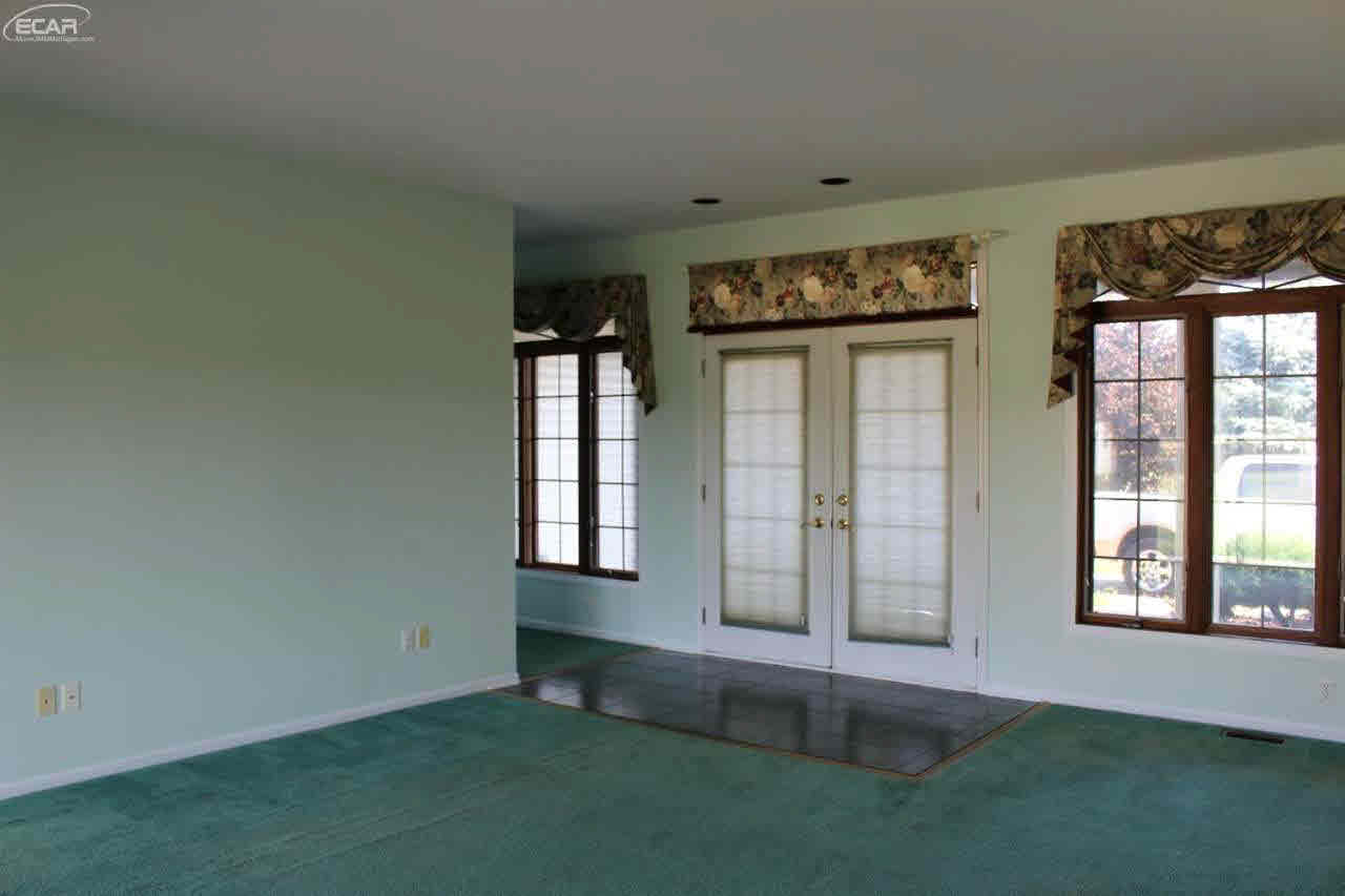 12363 West Mount Morris Road Flushing, MI 48433 - Photo 4 of 35 21199290-3.JPG
