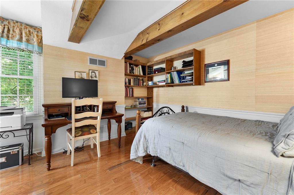 829 Ridgefield Avenue Pittsburgh, PA 15216 - Photo 35 of 50 a bed room with a bed and a chair