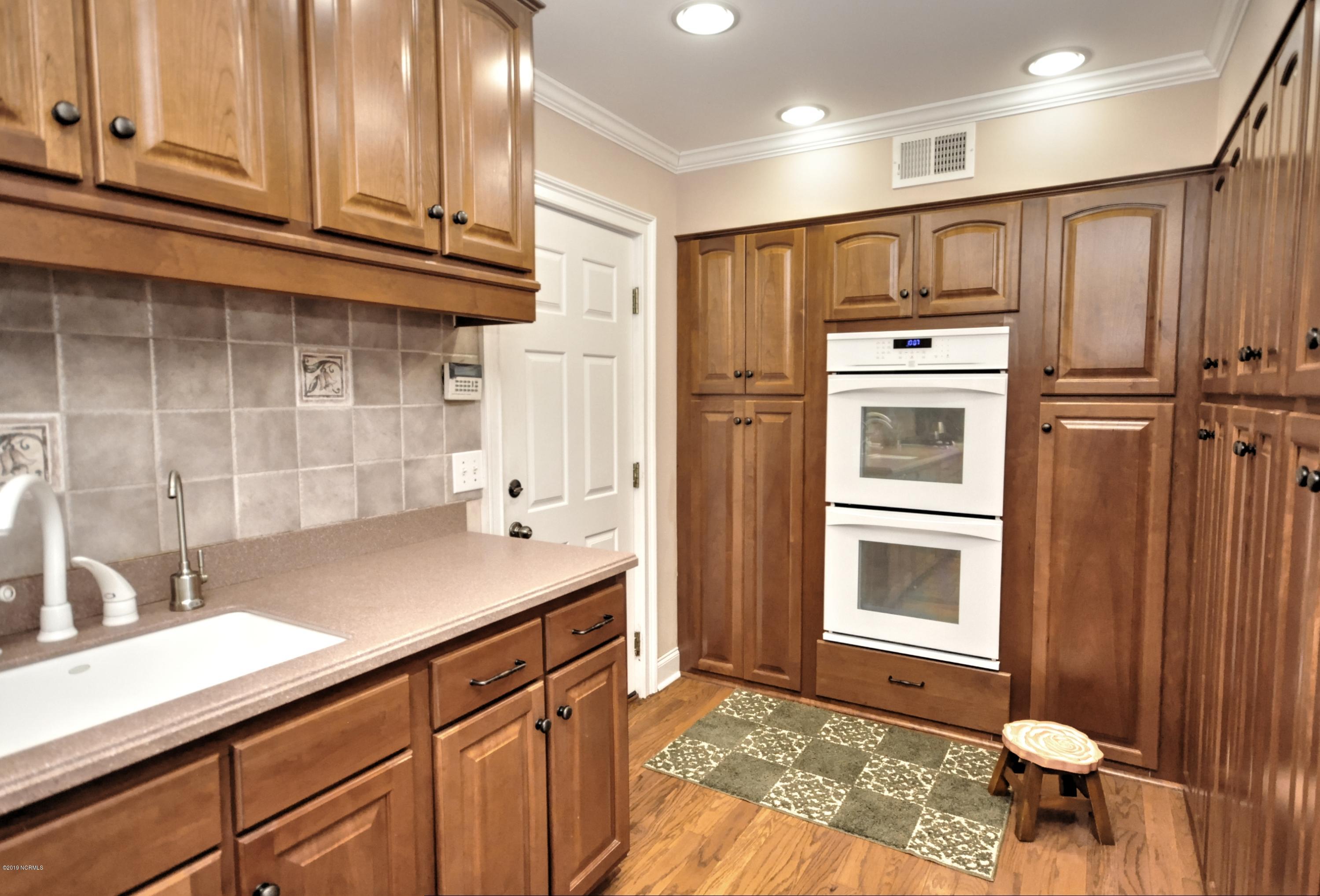 6835 Roberta Road Southwest Ocean Isle Beach, NC 28469 - Photo 20 of 59 Kitchen4