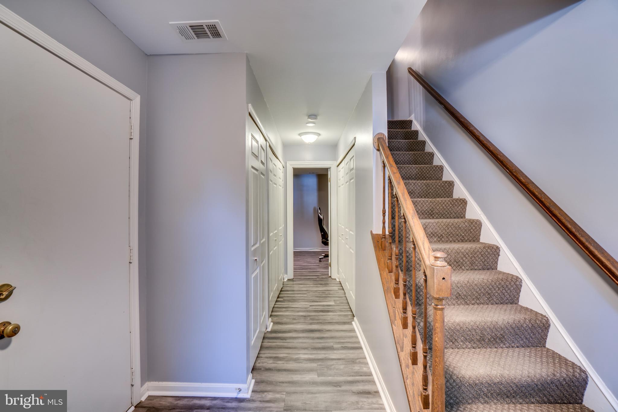7383 Stream Way Springfield, VA 22152 - Photo 6 of 30 Hallway and Stairwell