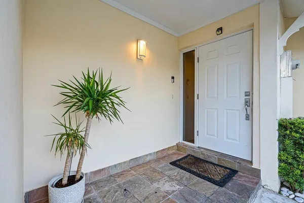 $5,200 | 9937 Northwest 47th Terrace, Doral, FL 33178