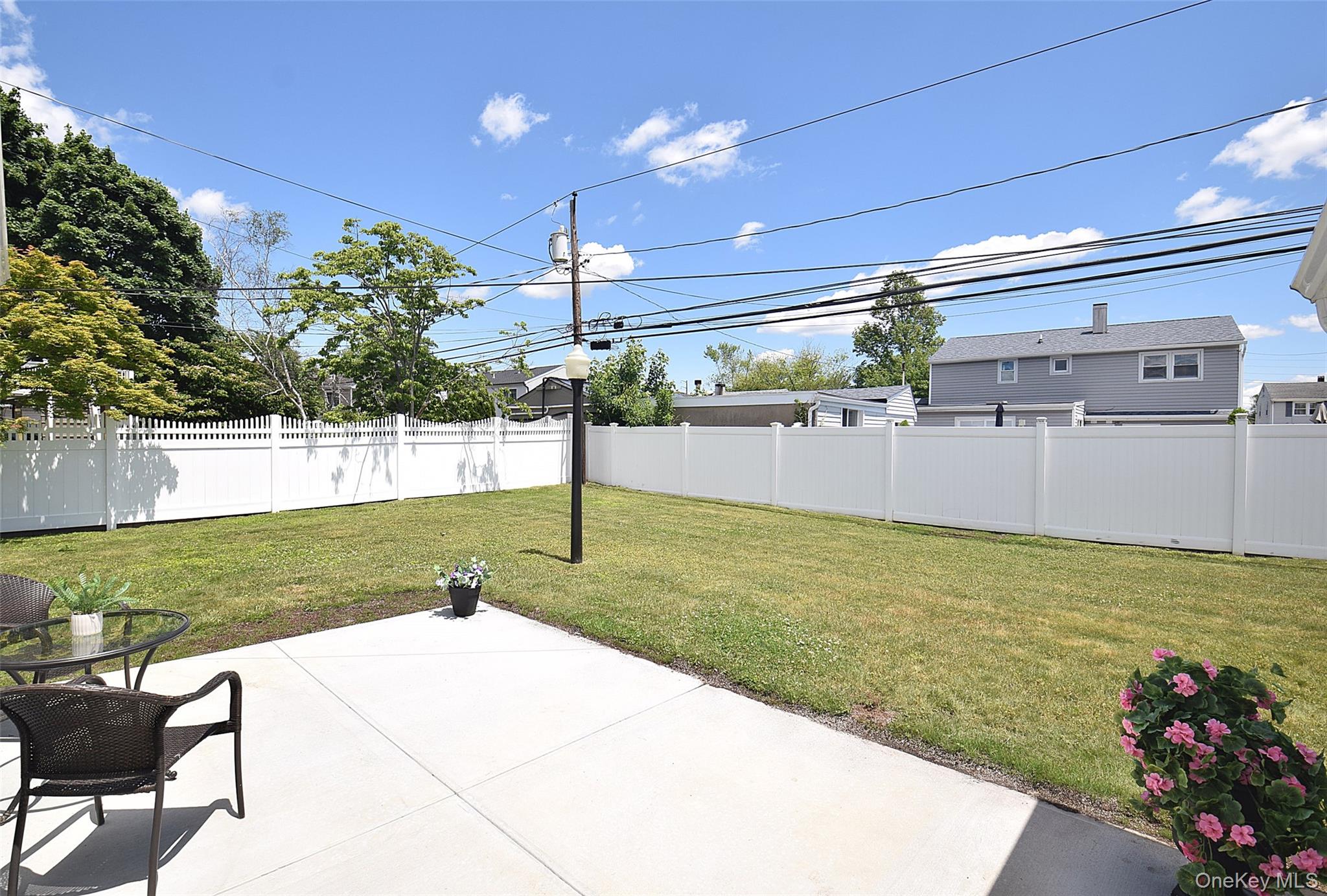 4195 Florence Road Bethpage, NY 11714 - Photo 22 of 23