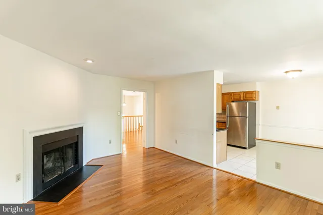 $3,800 | 2162 Kings Garden Way, Falls Church, VA 22043