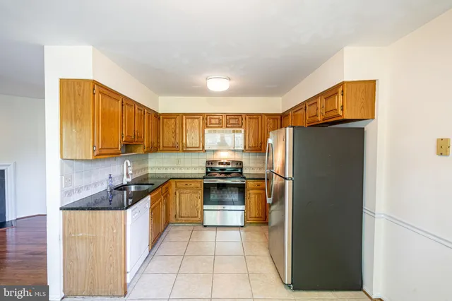 $3,800 | 2162 Kings Garden Way, Falls Church, VA 22043