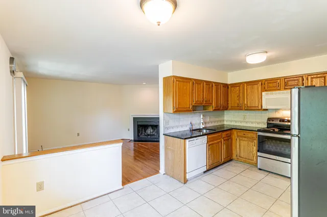 $3,800 | 2162 Kings Garden Way, Falls Church, VA 22043