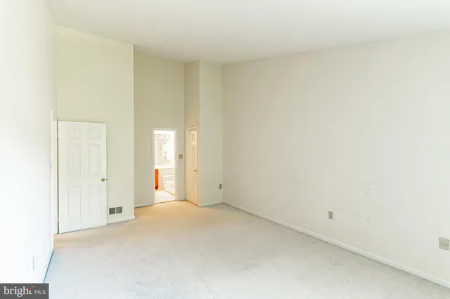 $3,800 | 2162 Kings Garden Way, Falls Church, VA 22043