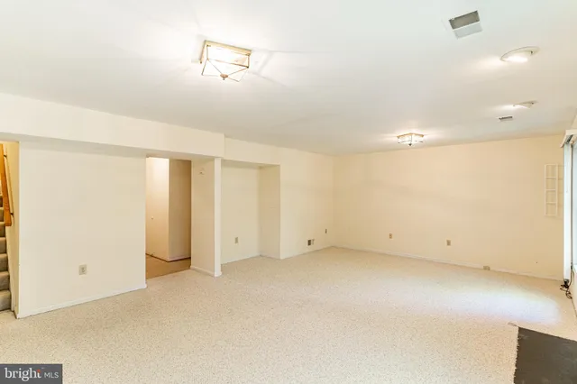 $3,800 | 2162 Kings Garden Way, Falls Church, VA 22043