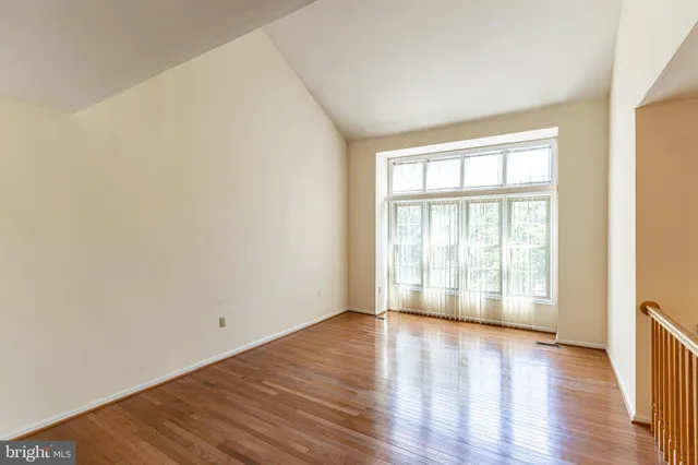 $3,800 | 2162 Kings Garden Way, Falls Church, VA 22043