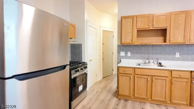 $1,850 | 289 Hobson Street, Unit 1, Newark, NJ 07112
