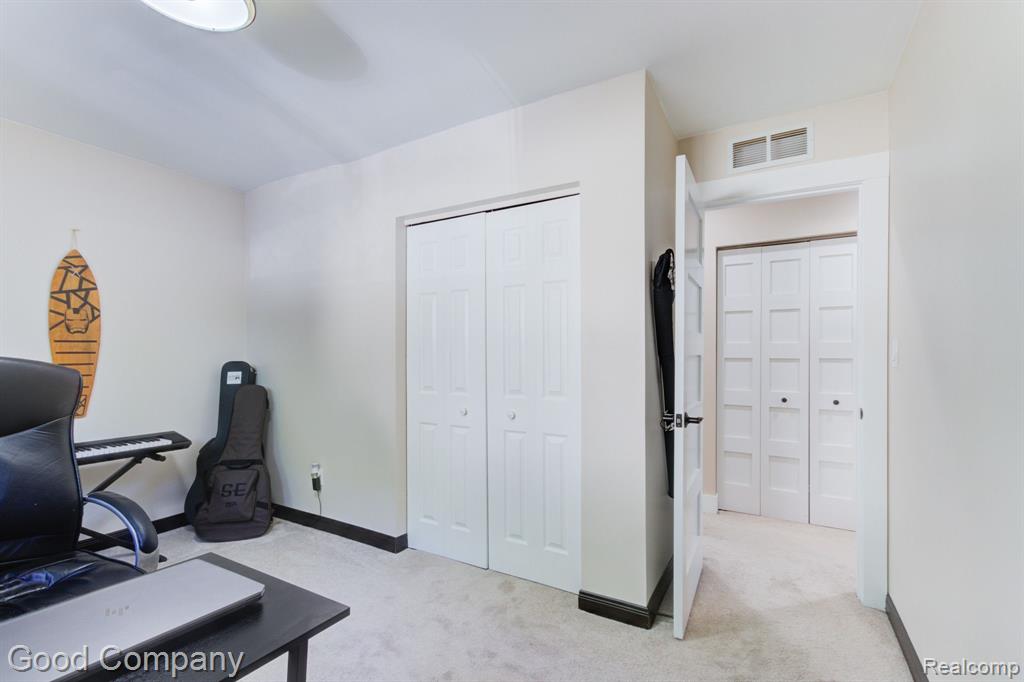 2329 Columbia Road Berkley, MI 48072 - Photo 25 of 40