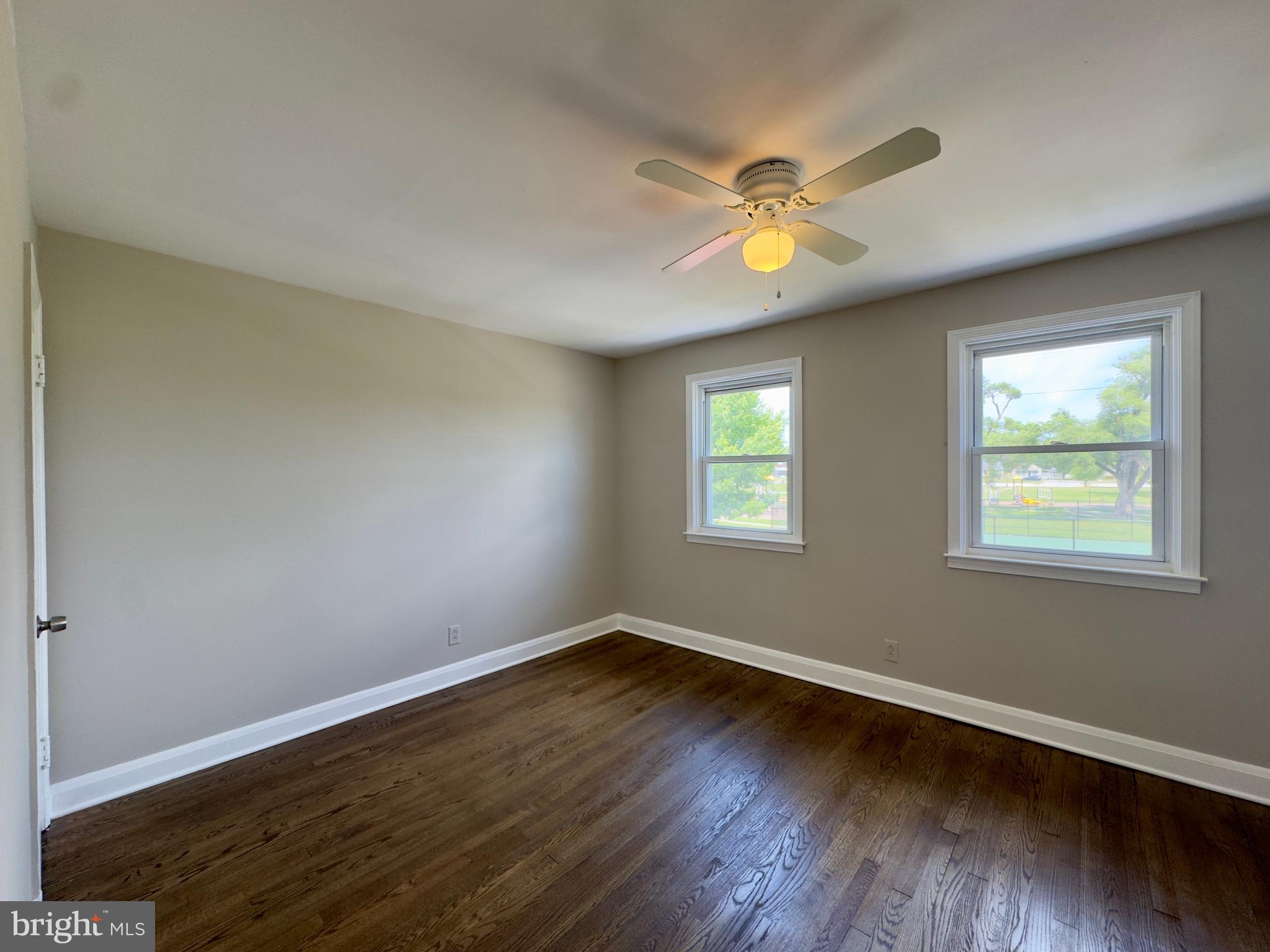 433 Oakwood Road Baltimore, MD 21222 - Photo 5 of 17