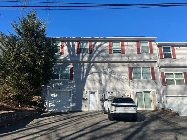 $370,000 | 20 B Edgeworth Street, Worcester, MA 01605