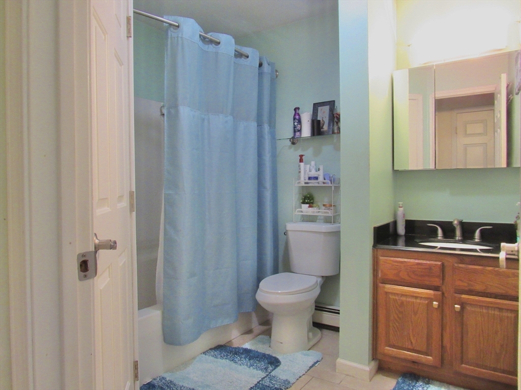 20 B Edgeworth Street Worcester, MA 01605 - Photo 14 of 33
