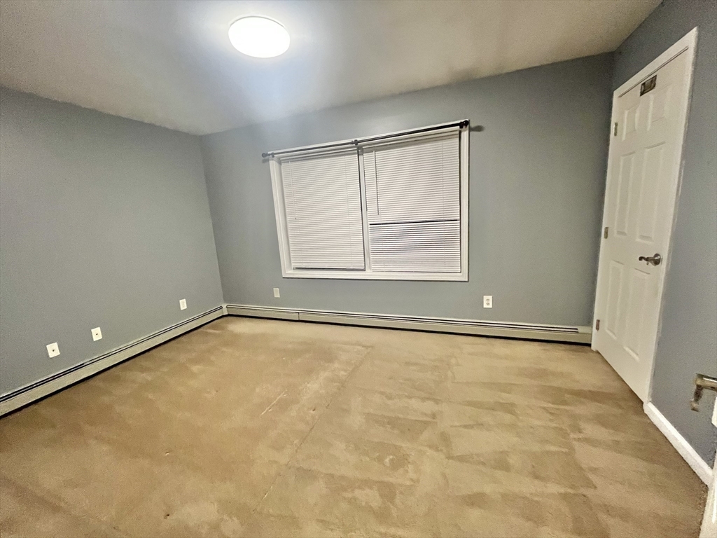 20 B Edgeworth Street Worcester, MA 01605 - Photo 18 of 33