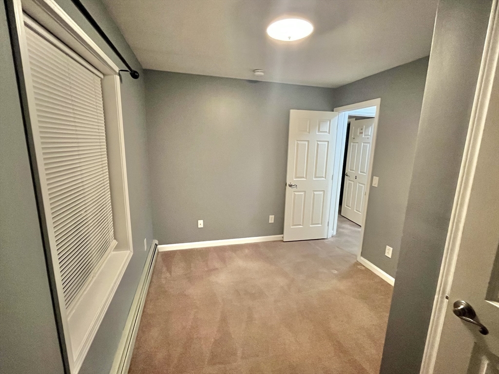 20 B Edgeworth Street Worcester, MA 01605 - Photo 20 of 33