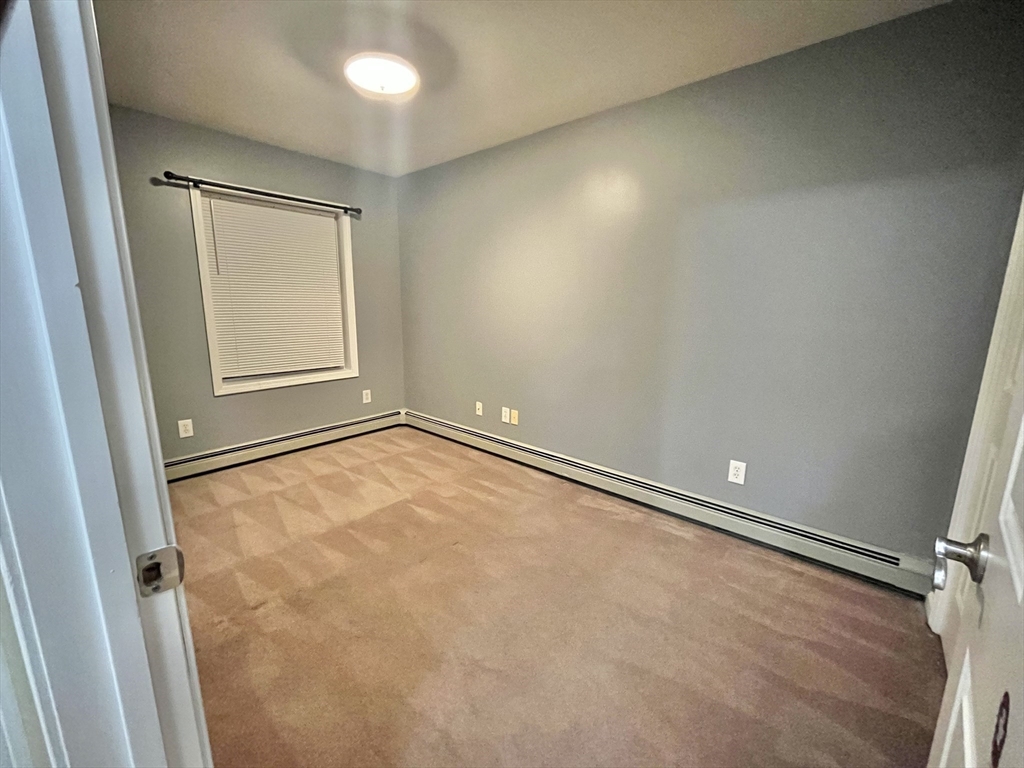 20 B Edgeworth Street Worcester, MA 01605 - Photo 21 of 33