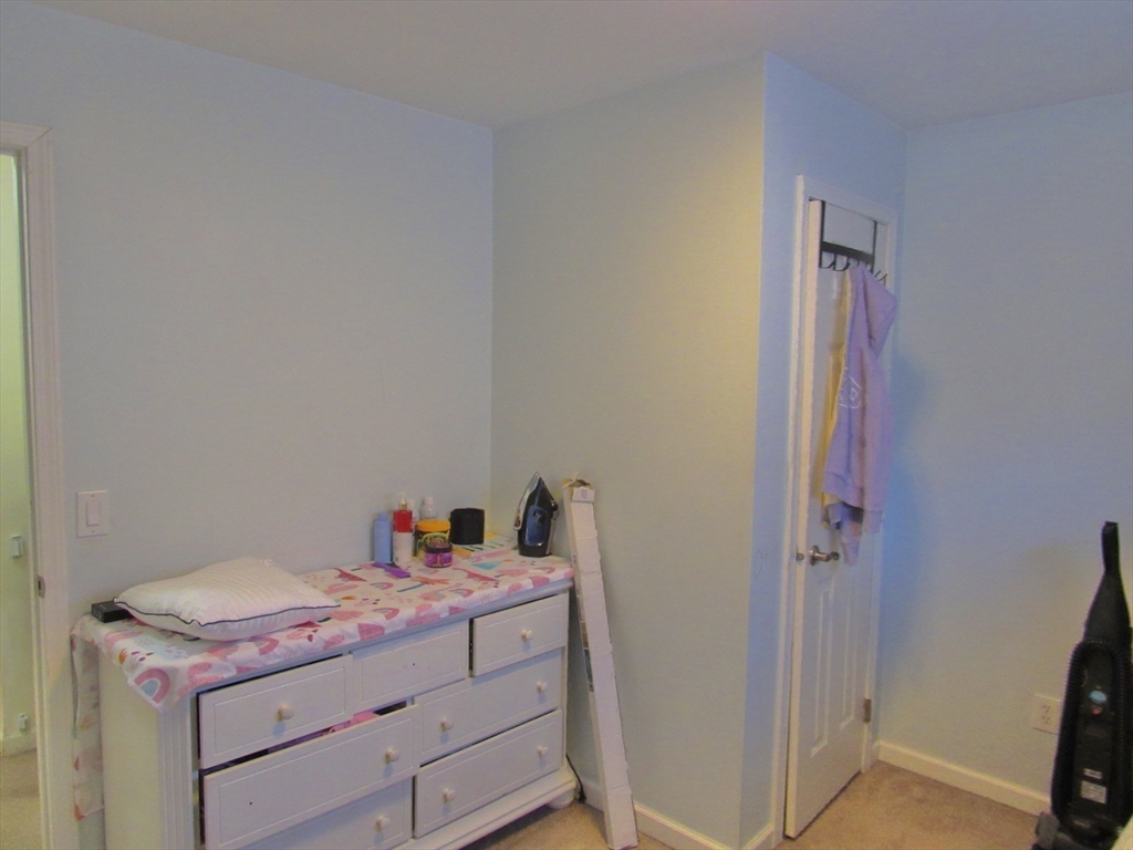 20 B Edgeworth Street Worcester, MA 01605 - Photo 23 of 33