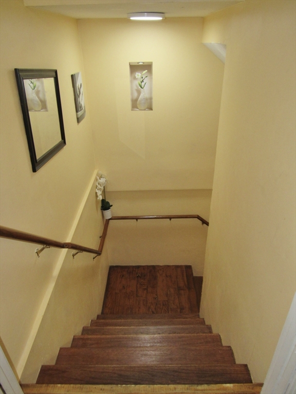 20 B Edgeworth Street Worcester, MA 01605 - Photo 24 of 33