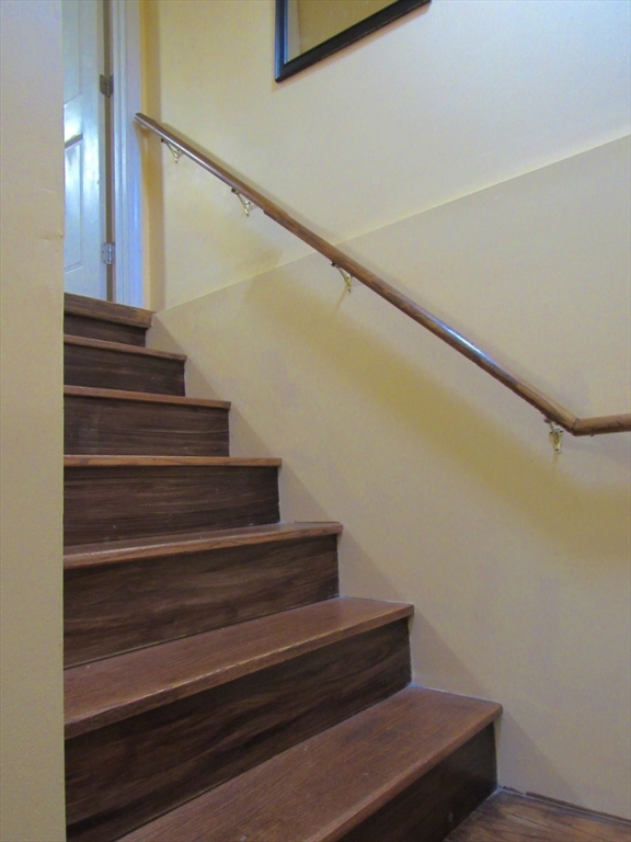 20 B Edgeworth Street Worcester, MA 01605 - Photo 25 of 33