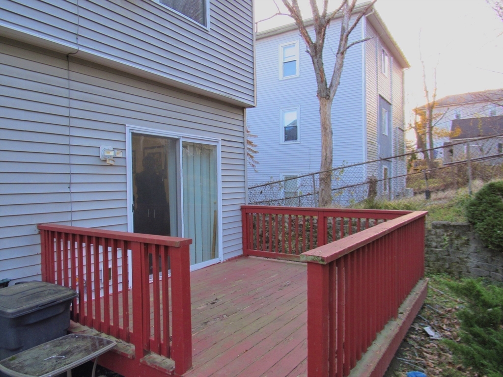 20 B Edgeworth Street Worcester, MA 01605 - Photo 31 of 33