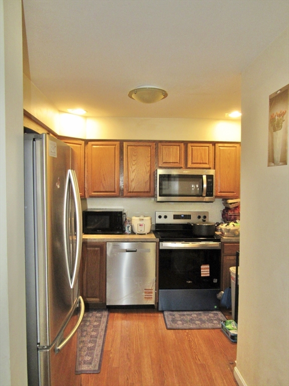 20 B Edgeworth Street Worcester, MA 01605 - Photo 9 of 33