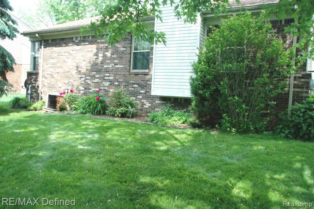2171 Highsplint Drive Rochester, MI 48307 - Photo 28 of 28 80extr3.jpg