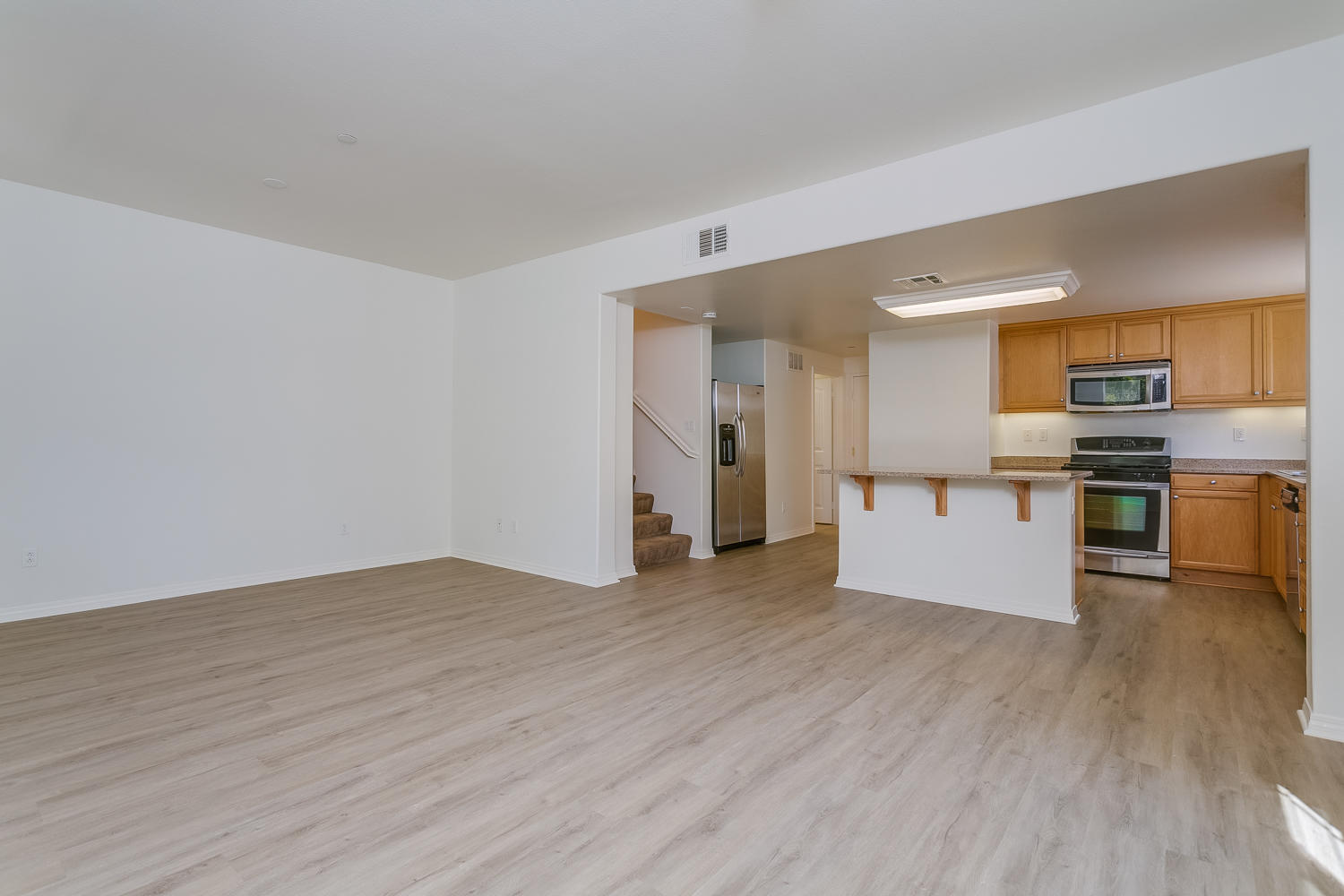 407 Flathead River Street Oxnard, CA 93036 - Photo 6 of 23 6