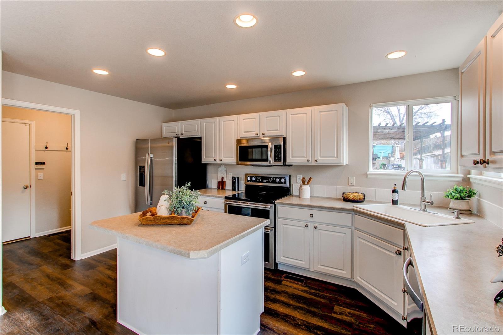 468 West English Sparrow Trail Highlands Ranch, CO 80129 - Photo 12 of 42