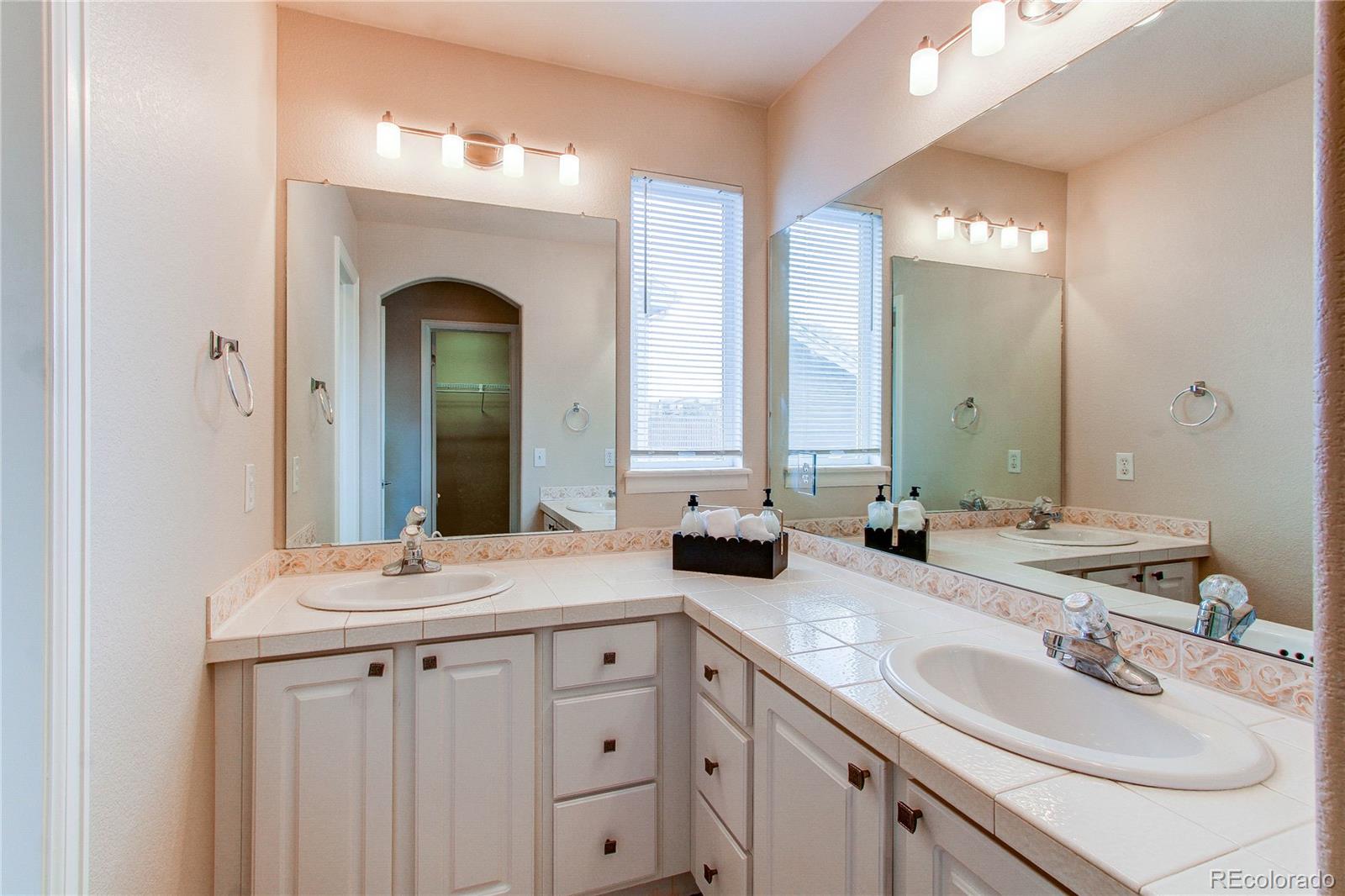 468 West English Sparrow Trail Highlands Ranch, CO 80129 - Photo 20 of 42