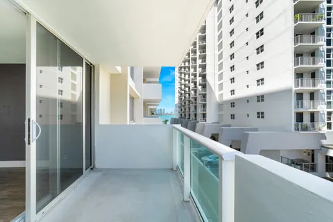 $399,000 | 1200 West Avenue, Unit 316, Miami Beach, FL 33139